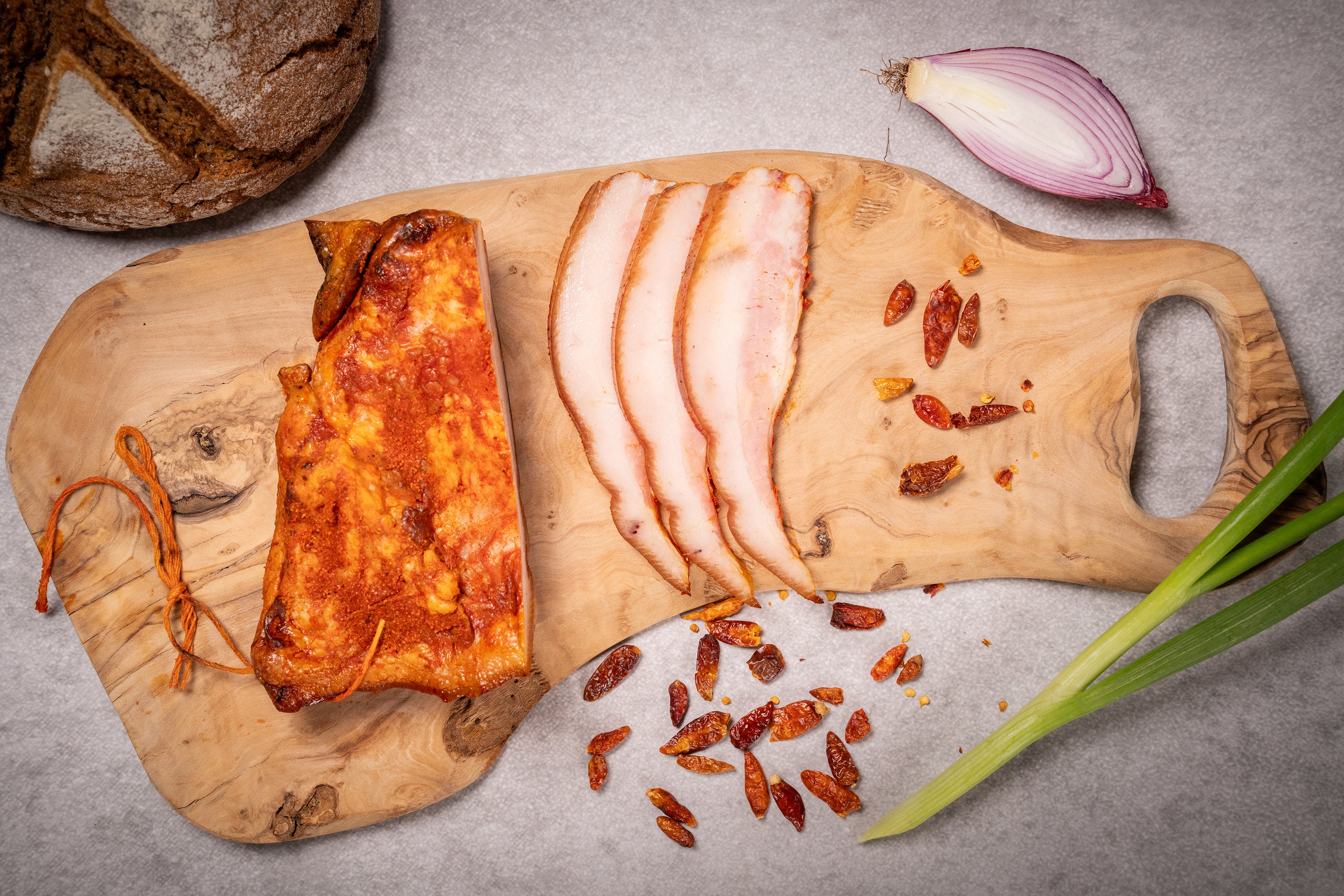 Gușă afumată cu boia (300G)