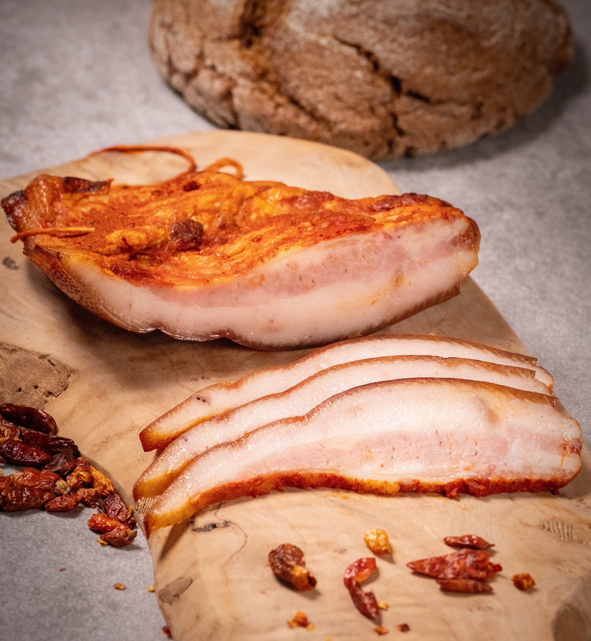 Gușă afumată cu boia (300G)