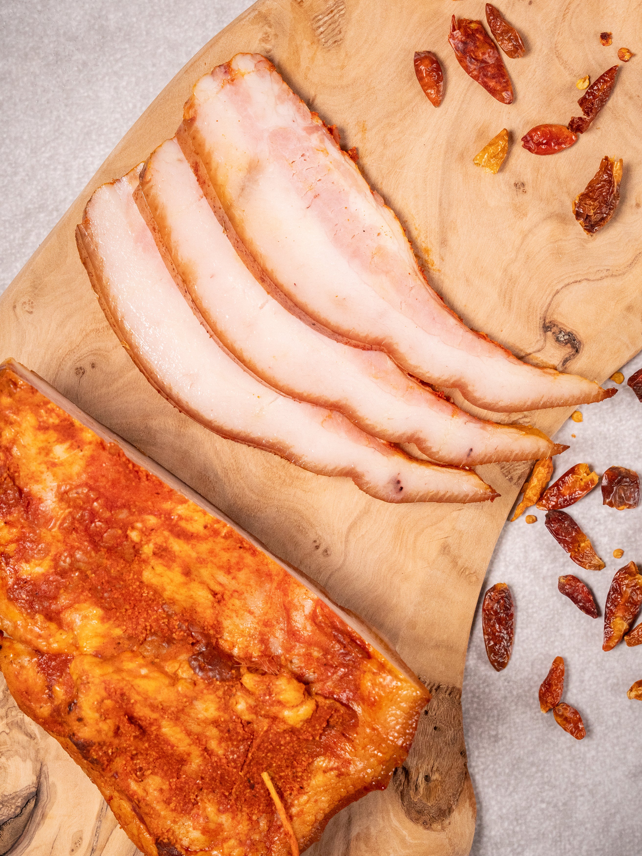 Gușă afumată cu boia (300G)