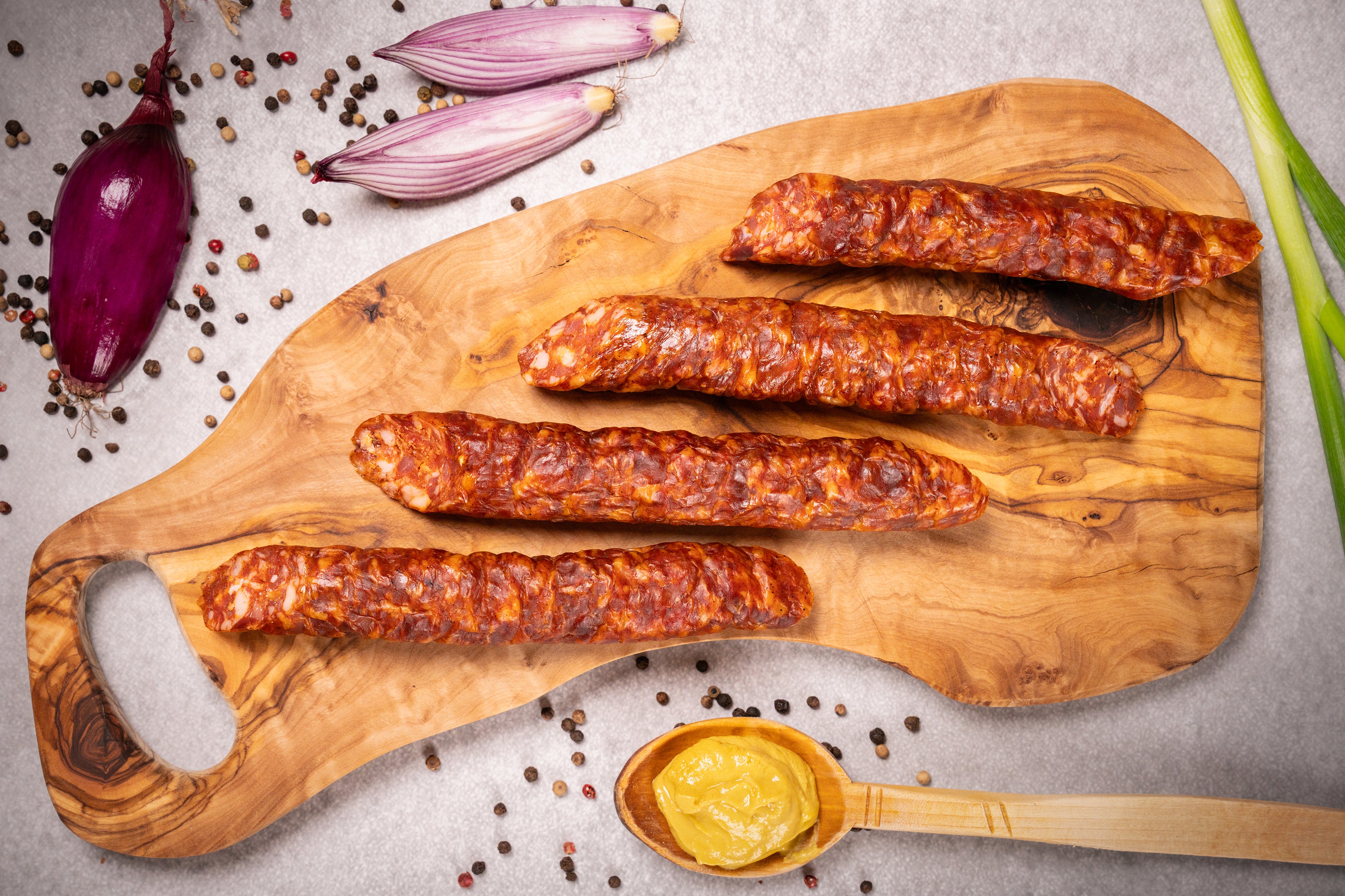 Cârnați de casă fumați